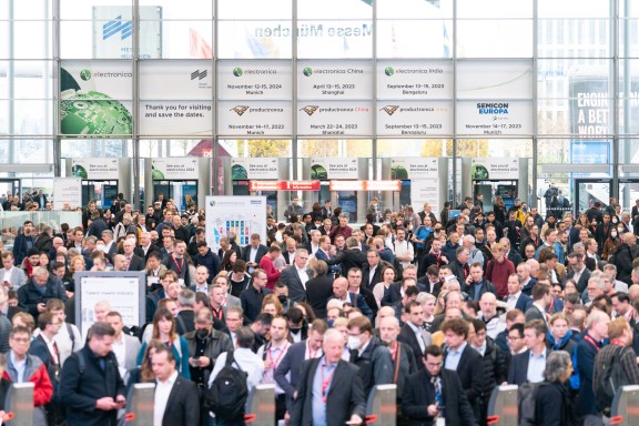 About 70,000 visitors came to electronica 2022, more than half of them from abroad. (photo: Messe München)