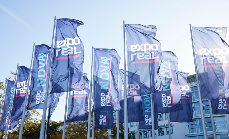 Mit Transform & Beyond by EXPO REAL gibt es ab sofort in der Halle A3 der EXPO REAL einen Bereich, der sich diesen Zukunfts- und Transformationsthemen widmet.